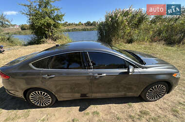 Седан Ford Fusion 2016 в 