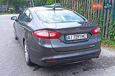 Седан Ford Fusion 2015 в 