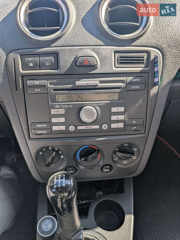 Хэтчбек Ford Fusion 2006 в Львове
