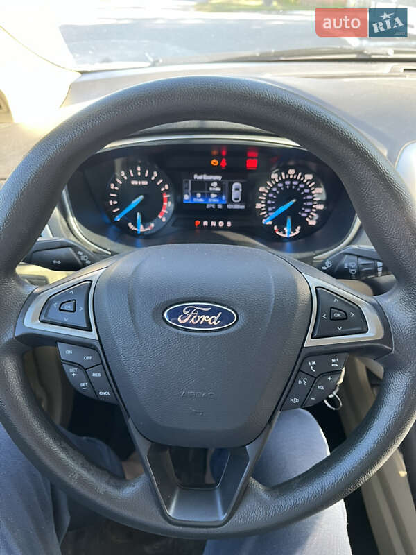 Седан Ford Fusion 2014 в Ніжині