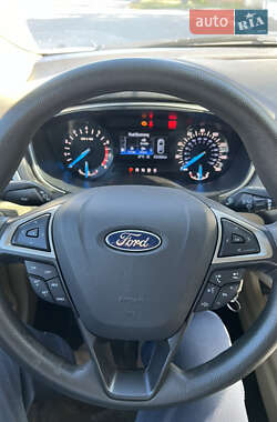 Седан Ford Fusion 2014 в 