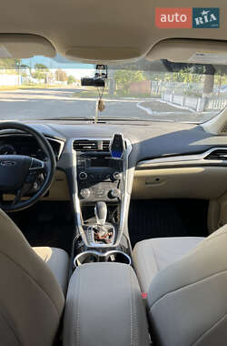 Седан Ford Fusion 2014 в 
