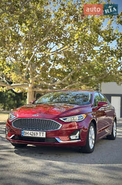 Седан Ford Fusion 2019 в 