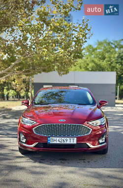 Седан Ford Fusion 2019 в 