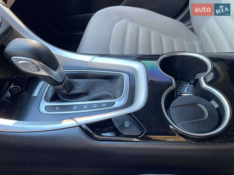 Седан Ford Fusion 2014 в Львові