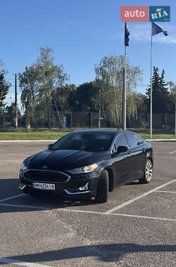 Седан Ford Fusion 2019 в 