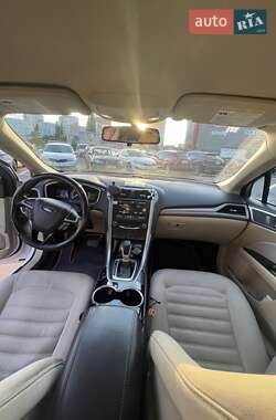 Седан Ford Fusion 2014 в 