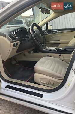 Седан Ford Fusion 2014 в 
