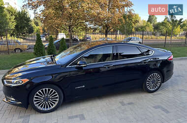 Седан Ford Fusion 2018 в 