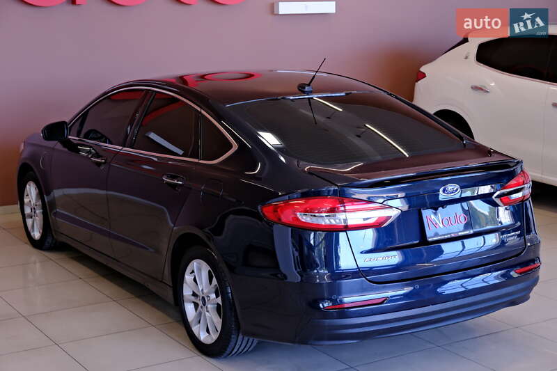 Седан Ford Fusion 2020 в Одесі