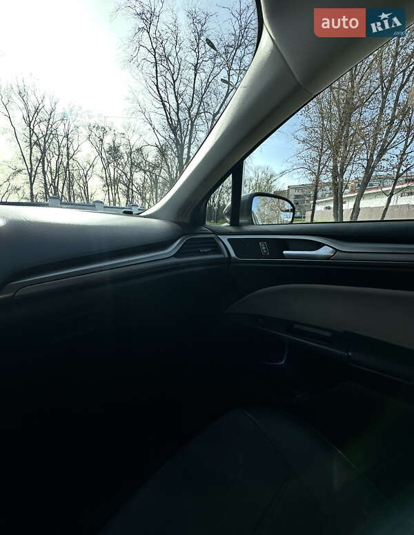 Седан Ford Fusion 2016 в Одесі