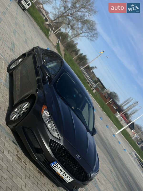 Седан Ford Fusion 2016 в Одесі