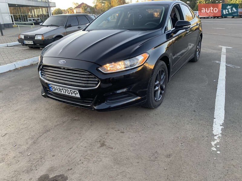 Седан Ford Fusion 2014 в Раздельной