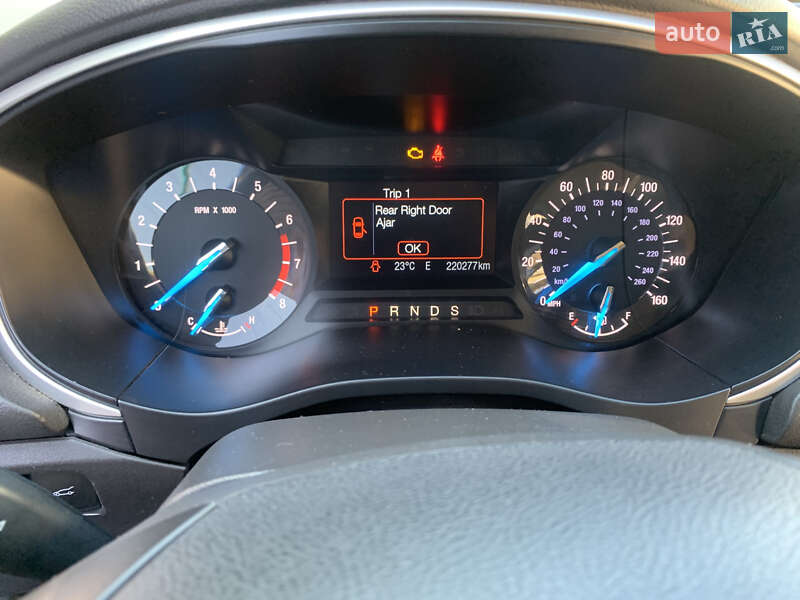 Седан Ford Fusion 2014 в Раздельной