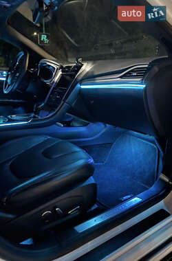 Седан Ford Fusion 2015 в 