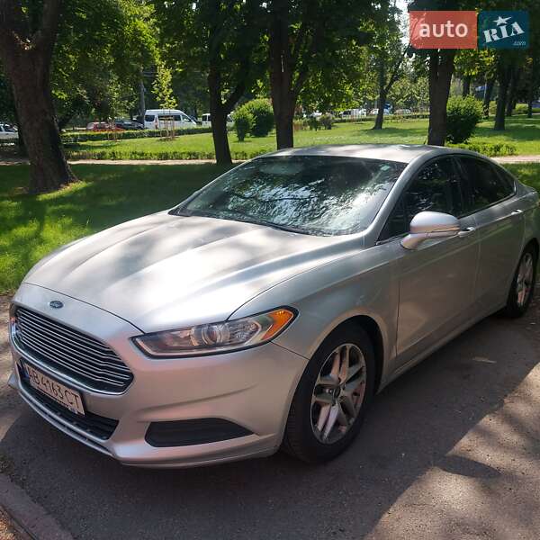 Седан Ford Fusion 2015 в 