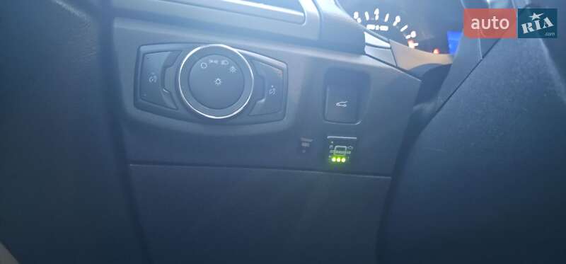 Седан Ford Fusion 2014 в Чернівцях