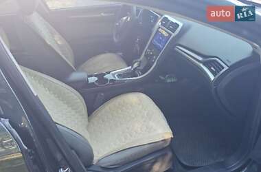 Седан Ford Fusion 2014 в 