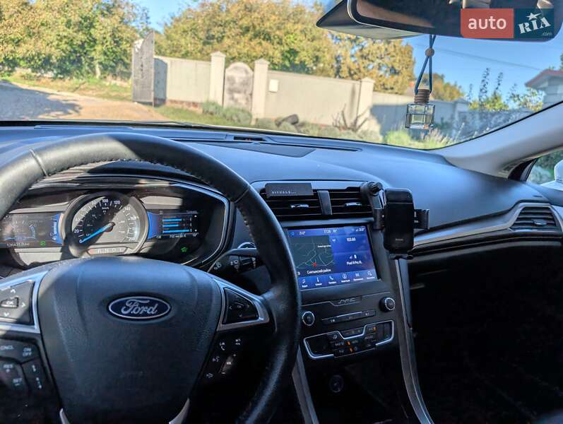 Седан Ford Fusion 2019 в Снятині
