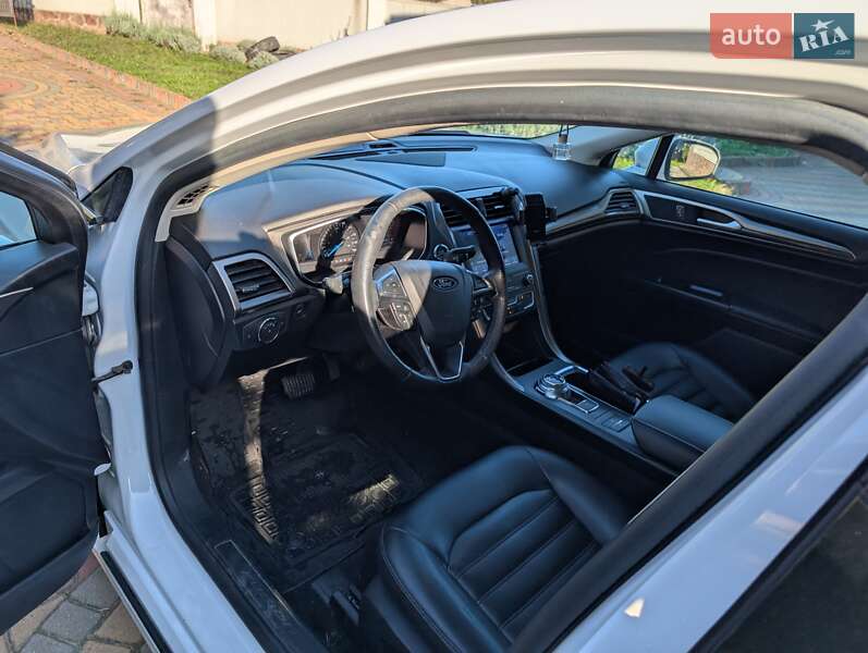 Седан Ford Fusion 2019 в Снятині