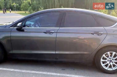 Седан Ford Fusion 2015 в 