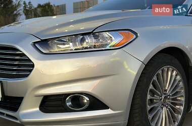 Седан Ford Fusion 2016 в 