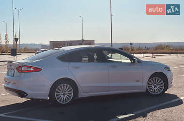 Седан Ford Fusion 2014 в 