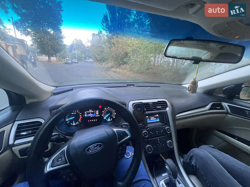 Седан Ford Fusion 2013 в Одесі