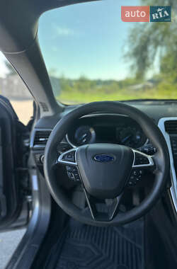 Седан Ford Fusion 2014 в 