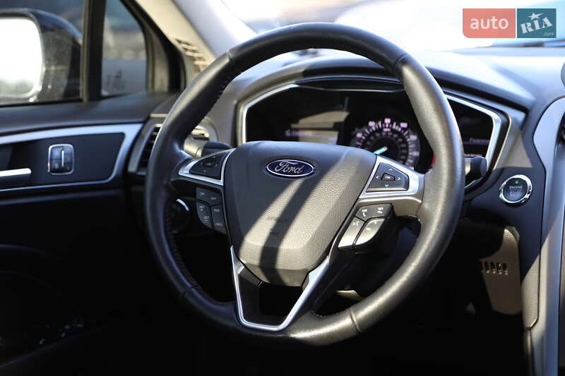 Седан Ford Fusion 2016 в Харкові