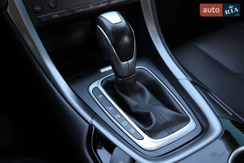 Седан Ford Fusion 2016 в Харкові