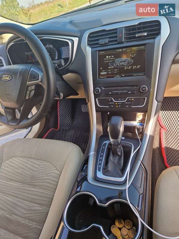 Седан Ford Fusion 2015 в Тернополі