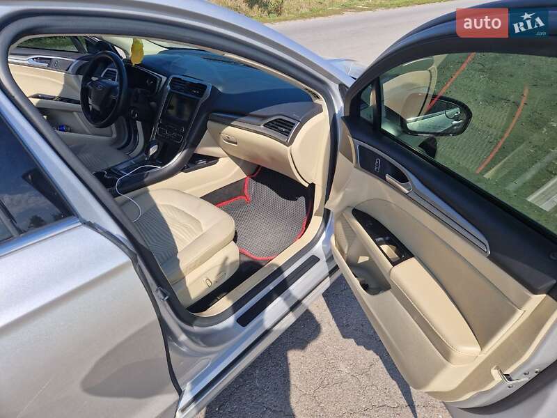 Седан Ford Fusion 2015 в Тернополі