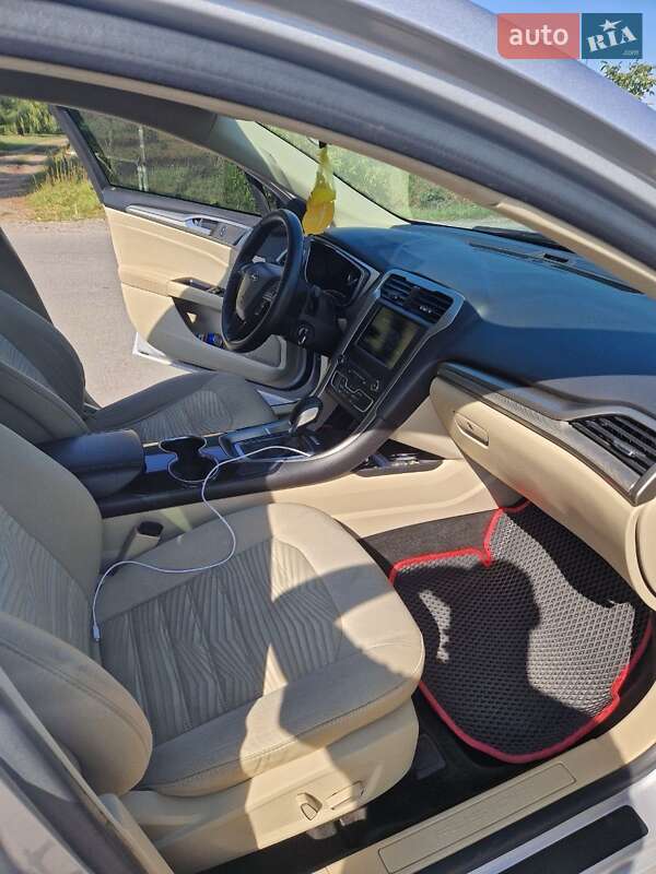 Седан Ford Fusion 2015 в Тернополі