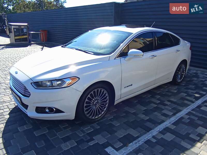 Седан Ford Fusion 2015 в Миколаєві