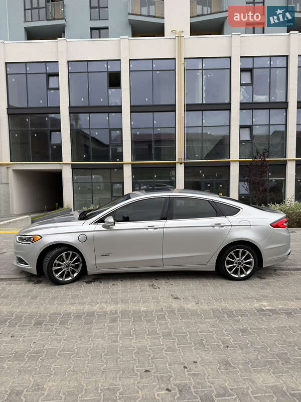 Седан Ford Fusion 2018 в Львові