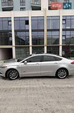 Седан Ford Fusion 2018 в 