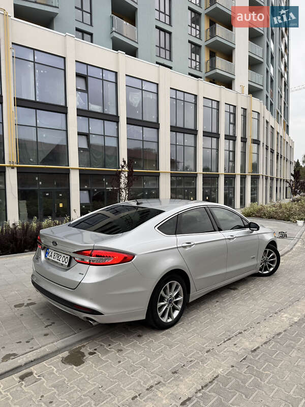 Седан Ford Fusion 2018 в Львові
