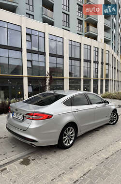 Седан Ford Fusion 2018 в 