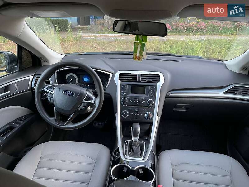 Седан Ford Fusion 2014 в Пересечном