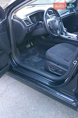 Седан Ford Fusion 2013 в 