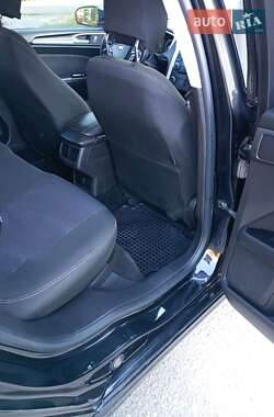 Седан Ford Fusion 2013 в 
