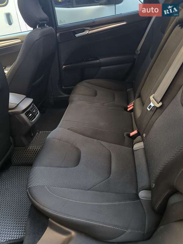Седан Ford Fusion 2015 в Дніпрі