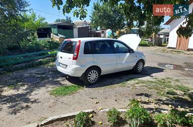 Хетчбек Ford Fusion 2012 в 