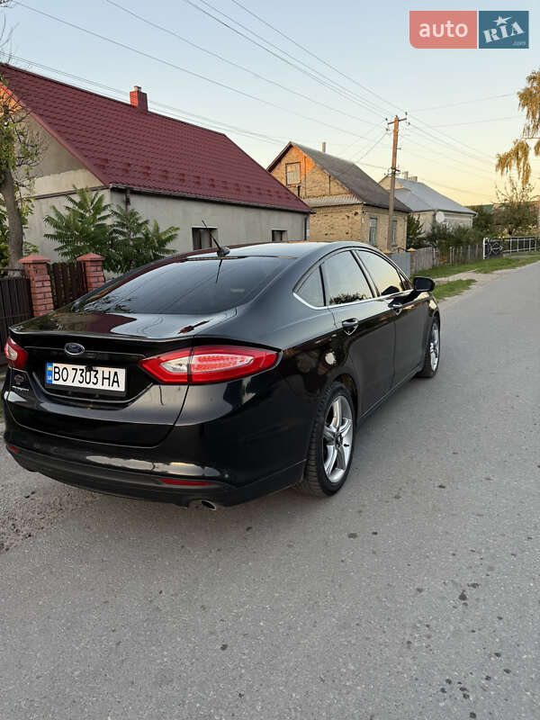 Седан Ford Fusion 2013 в Кременці