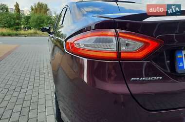 Седан Ford Fusion 2013 в 