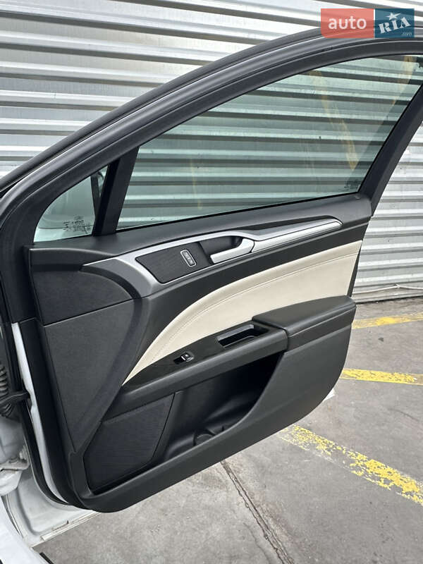 Седан Ford Fusion 2014 в Днепре