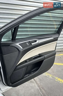 Седан Ford Fusion 2014 в 