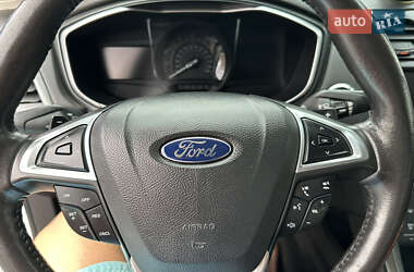 Седан Ford Fusion 2014 в 