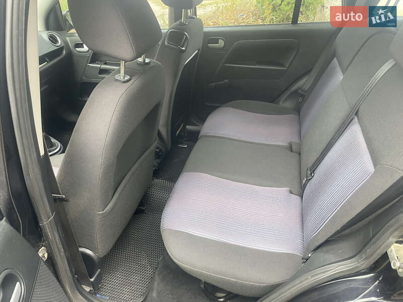 Хэтчбек Ford Fusion 2008 в Чернигове